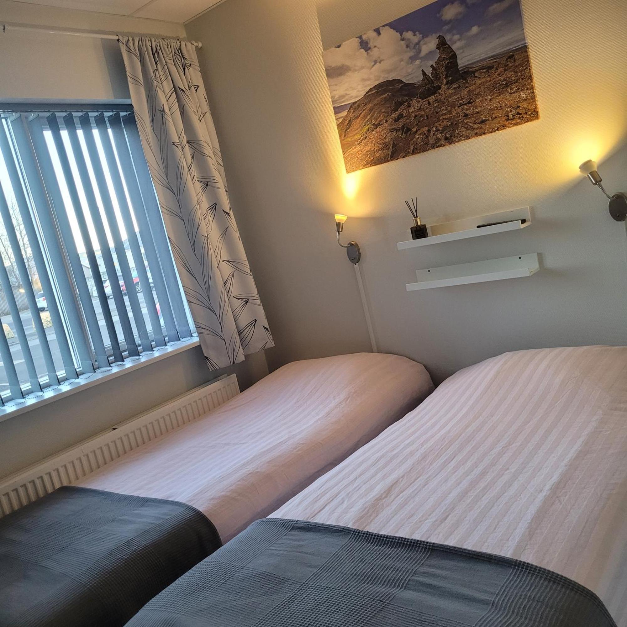 B&B Guesthouse - Bed And Breakfast Keflavik Centre Екстериор снимка