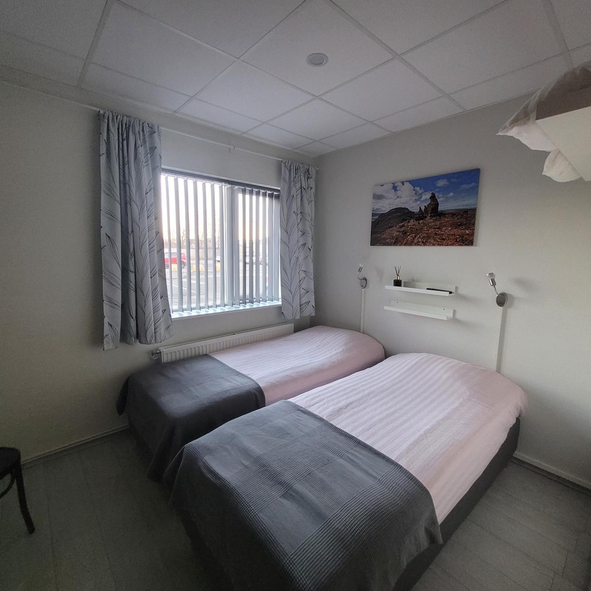 B&B Guesthouse - Bed And Breakfast Keflavik Centre Екстериор снимка